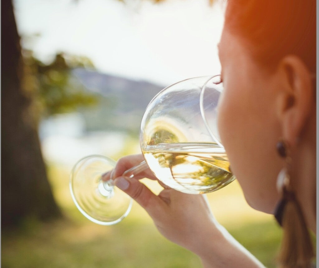 Sip and Self-Care: How Low-Acid Wine Fits into Your Wellness Routine